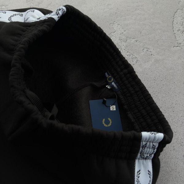 Чорні зимові теплі чоловічі спортивні штани на флісі Фред Перрі Fred Perry | S м-514 фото
