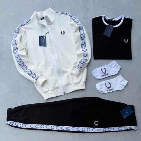 Жіночий спортивний костюм Фред Перрі Fred Perry 5в1: кофта, штани, футболка та 2 пари шкарпеток | S м-1240 фото