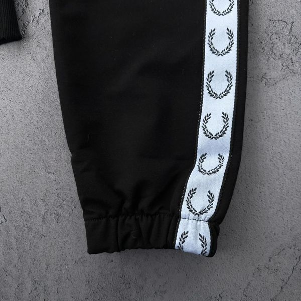 Мужской спортивный костюм Фред Перри Fred Perry 4в1: свитшот, брюки и 2 пары носков | S м-547 фото