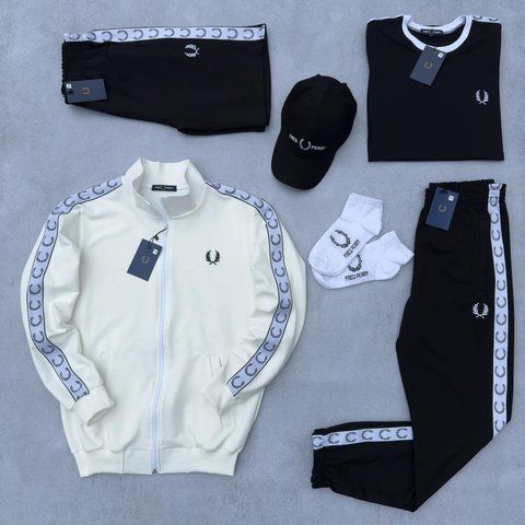 Жіночий спортивний костюм Фред Перрі Fred Perry 7в1: кофта, штани, футболка, шорти, кепка та 2 пари шкарпеток | S м-1135 фото