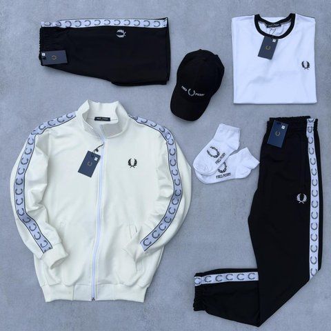 Жіночий спортивний костюм Фред Перрі Fred Perry 7в1: кофта, штани, футболка, шорти, кепка та 2 пари шкарпеток | S м-1136 фото