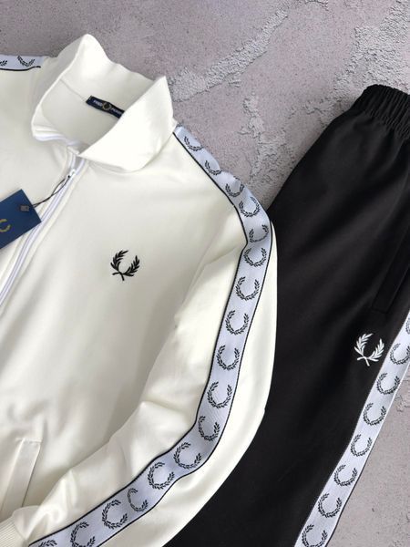 Чоловічий спортивний костюм Фред Перрі Fred Perry 4в1: кофта, штани та 2 пари шкарпеток | S м-789 фото