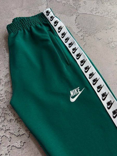 Смарагдові чоловічі спортивні штани Найк Nike з лампасами&nbsp;(вишитий логотип) | S м-1592 фото